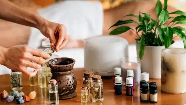 O que é Aromaterapia? Entenda como Funciona e Benefícios. Afinal, o que são óleos essenciais?